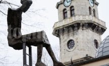 Пластика „Сценка“ украси театралната градинка