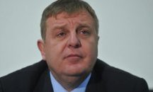 Каракачанов: Не съм казал, че президентът Радев лъже за самолетите