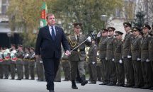 Каракачанов: Няма да позволя на никой да вдигне ръка срещу български войник