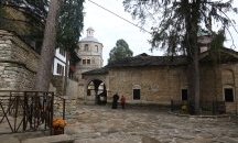 Отслужват молебен за дъжд в Троянския манастир