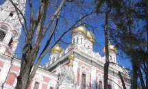Руши се кулата на храма "Рождество Христово" на Шипка