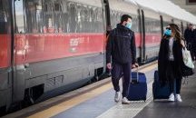 Още смъртни случаи и забрани по света заради коронавируса