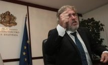 По една минимална работна заплата и осигуровки на свободните артисти за 3 месеца