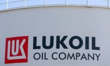 „Лукойл“ продава италианската си рафинерия и активи в Румъния и Молдова