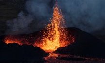 Най-големият активен вулкан в света изригна за първи път от 38 години насам