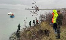 Откриха лодката на изчезналите рибари в езеро край Бургас